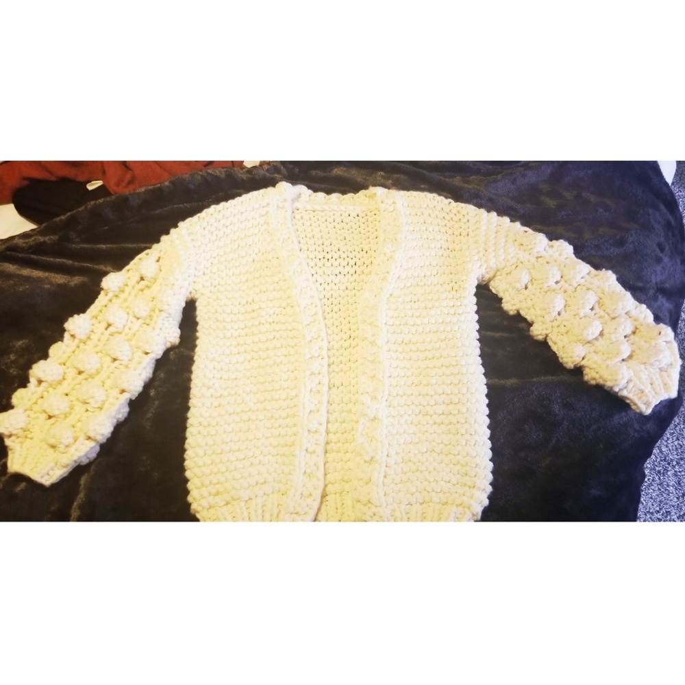 Oversized Knit Pom Cardigan - Picture 3 of 4